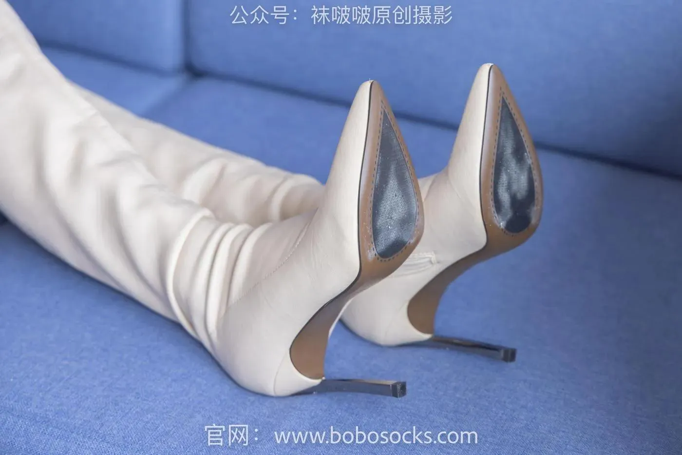 [BoBoSocks袜啵啵]NO.136 小甜豆-高跟长靴、白棉袜、裸足 [200P]插图1